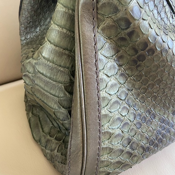 Gucci snakeskin purse in excellent condition - Picture 10 of 10
